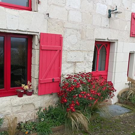 Gite Des Perreyeurs - Maison Troglodyte Avec Vue Sur Loire مونتسورو الغرفة الصورة