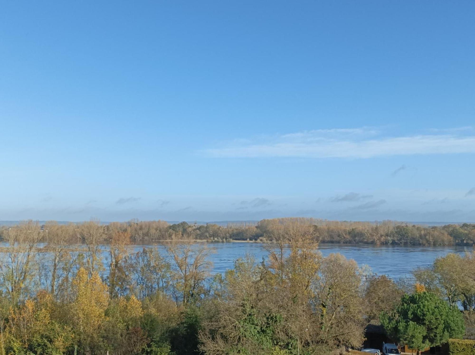 Gite Des Perreyeurs - Maison Troglodyte Avec Vue Sur Loire مونتسورو المظهر الخارجي الصورة