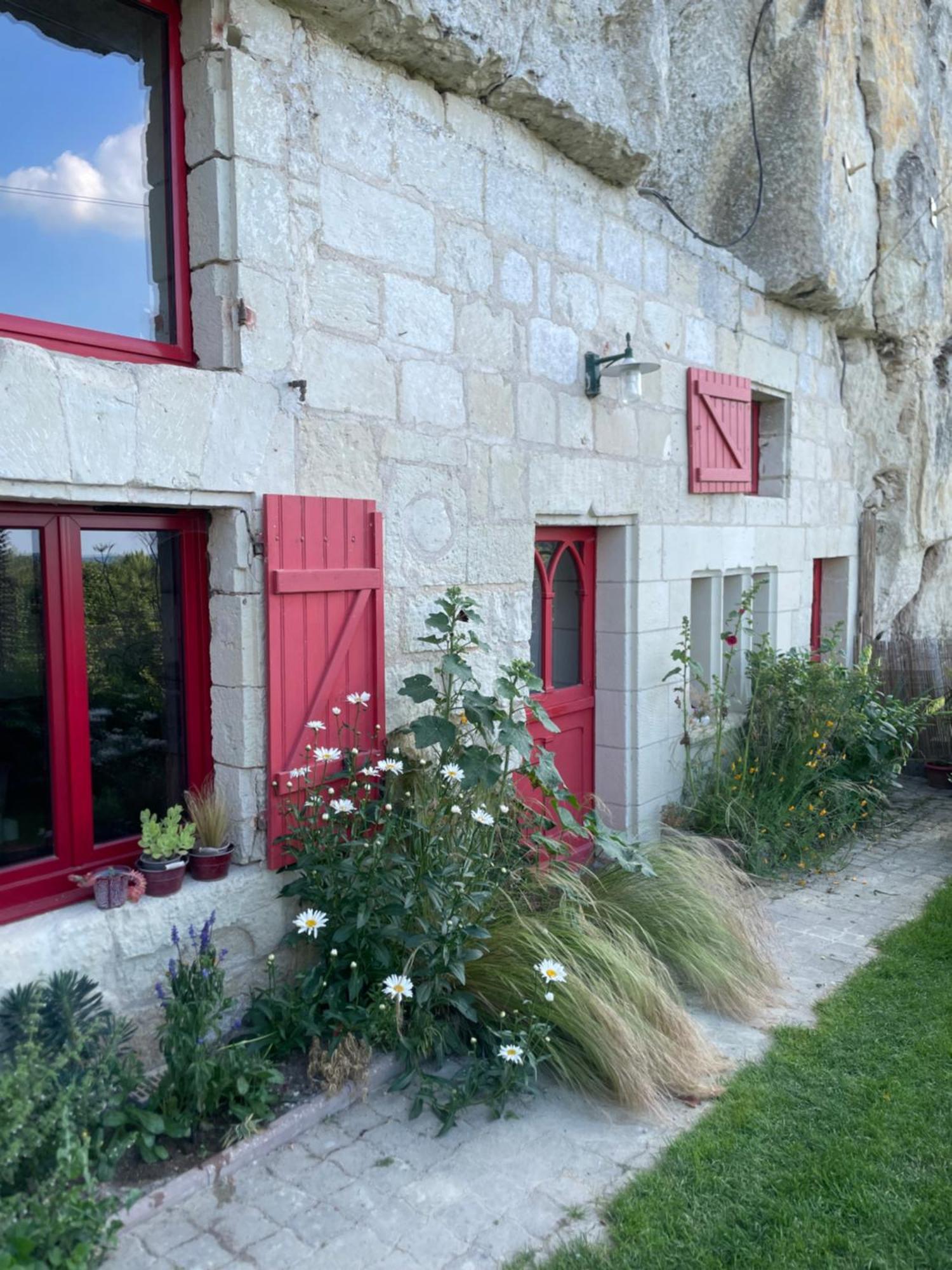 Gite Des Perreyeurs - Maison Troglodyte Avec Vue Sur Loire مونتسورو المظهر الخارجي الصورة